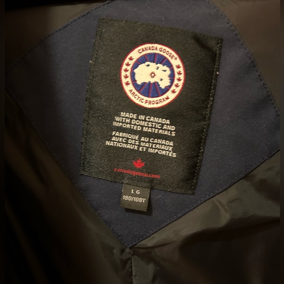 Sold…Canada Goose MacMillan - Picture 7 of 14
